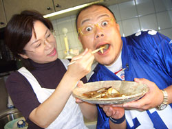 タージンさんあわび茸のバター焼きを食べる