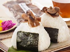 滋賀竜王足太あわび茸の佃煮（山椒煮・昆布煮）